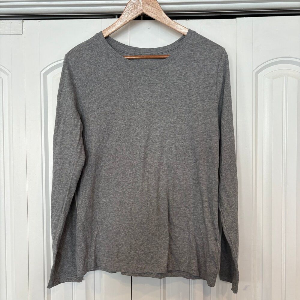 Time And Tru Gray Long Sleeve Tee‎ Medium